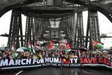 V Australii sa na propalestinskych protestoch zucastnili tisice ludi