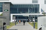 Nitriansky zavod Jaguar Land Rover celi utoku