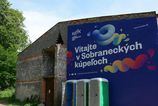 V Sobraneckych kupeoch upravili areal asfalt konci v strku chybaju obrubniky