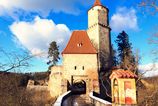 Historie povesti a tipy na vylety Kompletny sprievodca kralom ceskych hradov