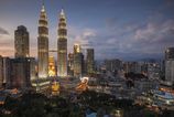 Kuala Lumpur Mrakodrapy len na oko skuton poklad njdete v tichch ulikch