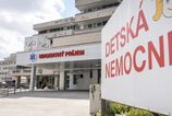 Na Slovensku sa narodili siamske dvojiky dievat s zrasten v oblasti panvy