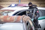 Velky protidrogovy zasah v Martine Elitni policajti zadrzali styri osoby a zaistili nezistene latky