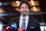 opozycne kdh utoci na kalinaka kvoli presovskej nemocnici hrozi mu odvolanie z funkcie ministra obrany
