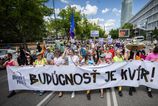 Dve namestia dve Slovensko PRIDE a Aliancia za rodinu opat pochodovali Bratislavou