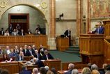 Madarsky parlament rusi Urad na ochranu suverenity Madarsky premier plni predvolebny slub a urad oznacuje za nastroj autokracie