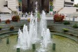 Nitra opat oziava vodou a svetlom Mesto po rokoch spustilo modernu fontanu na Svatoplukovom namest